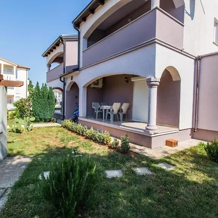 Apartmán Ferienwohnung In Mit Grill, Garten Und Terrasse Medulin